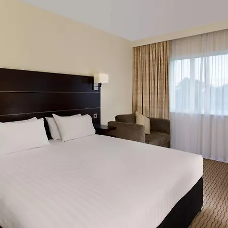 Doubletree By Hilton London Heathrow Airport-3